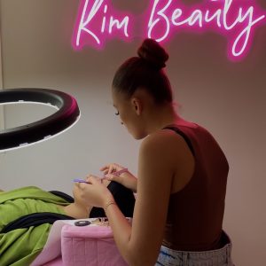 Formation 5 en 1 :full Lash Artist méthode cil à cil,mixte,volume russe , pose Wispy Kim K et rehaussement de cils avec teinture + kit inclus (3 jours)